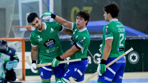 De izquierda a derecha, Saavedra, Jacobo Copa y Cervera, en el duelo de ida ante el Shum.