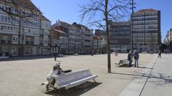 El pavimento de tierra de la plaza -en una foto tomada esta semana- fue renovado en febrero.