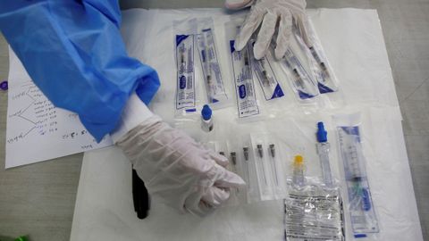 Dosis de la vacuna de Pfizer preparadas para su administraci�n