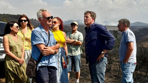 Jos Ramn Gmez Besteiro, secretario general del PSdeG, en la zona afectada por los incendios en Maceda la semana pasada.