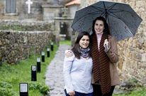 Alba Costa e Tamara Lema, onte na Fundaci�n Eduardo Pondal.