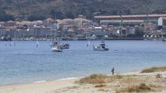 Playa de Rodeira, en Cangas, sin boyas que delimiten la zona de ba�o.