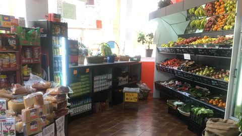 La Quinta del Campill�n es una tienda de alimentaci�n donde puedes encontrar �un poco de todo�