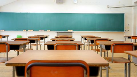 Una clase en un colegio vac�a