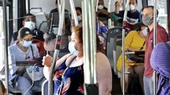 Mantener las distancias en los Vitrasa, complicado