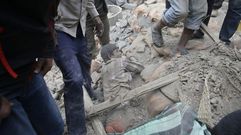 Un potente terremoto sacude Nepal