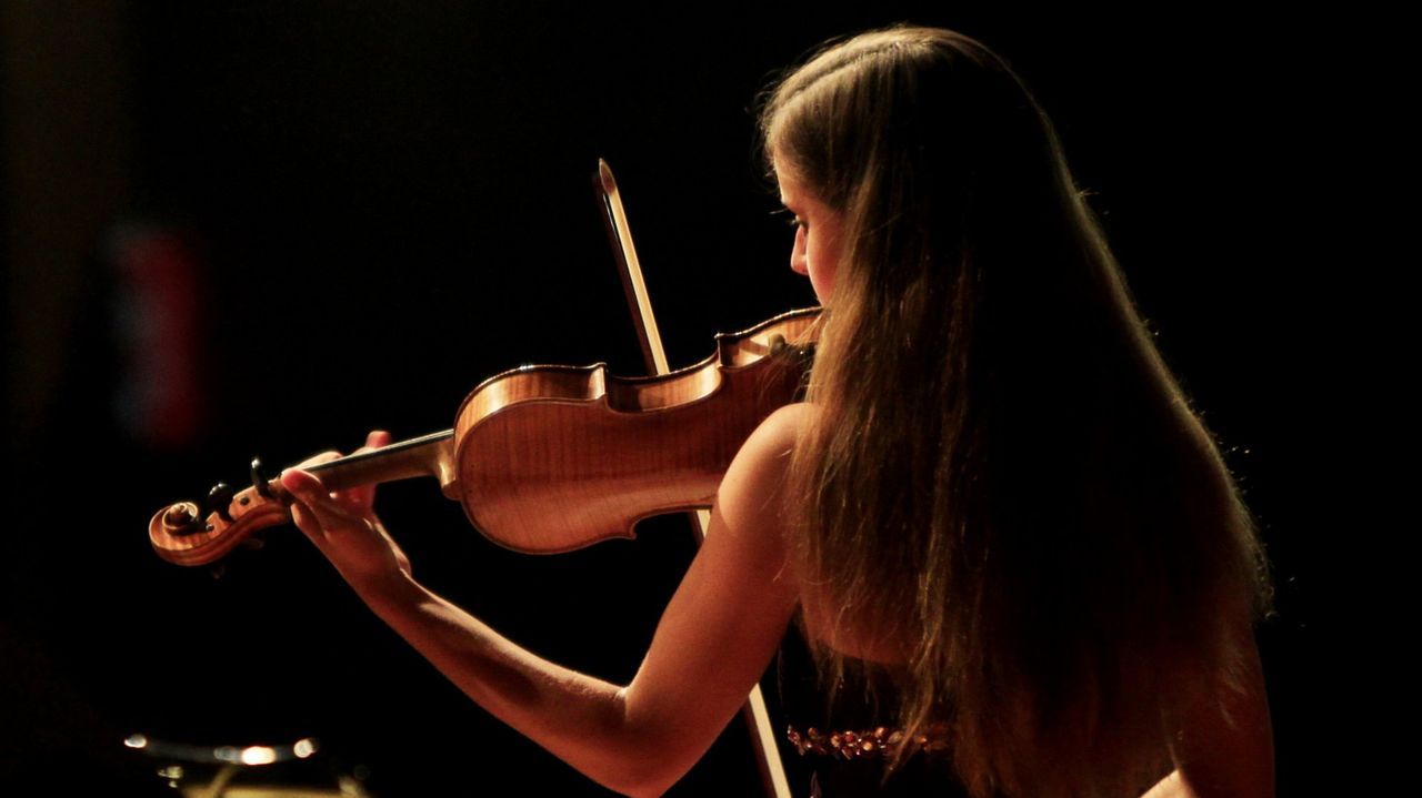 Vigo acuna el futuro de los instrumentos del cuerda