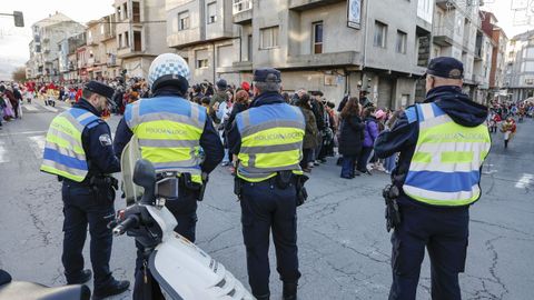Gran desfile en Xinzo de Limia en el d�a grande del entroido