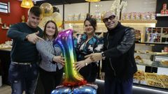 O Forno dos Rosales, el negocio que reparti� tres millones de euros en Navidad, organiz� una fiesta con motivo de su primer aniversario 