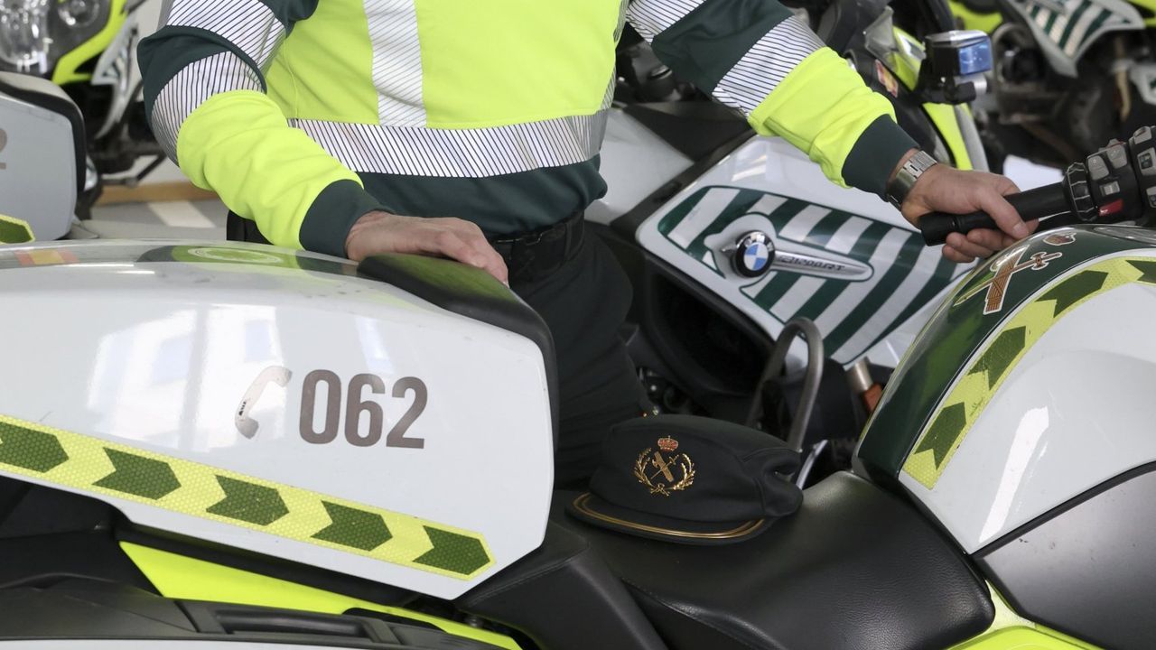 Tres personas heridas en la colisión entre dos vehículos en San Sadurniño