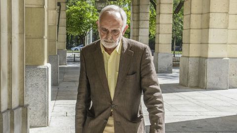 Fernando Villn, ecidrector de la Faffe, acudiendo a una comparecencia en la Audiencia Provincial de Sevilla.