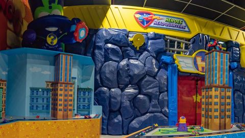 Parque infantil en Madlab, el nuevo centro de ocio de Oviedo