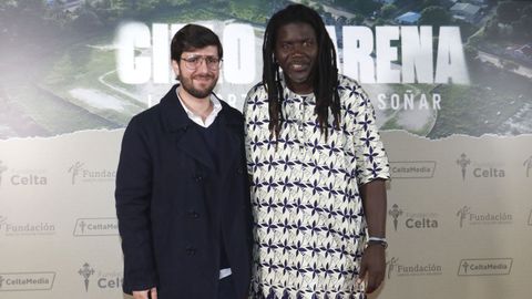 Mamadou, junto con el director del documental, Gerardo Campero, de Celta Media.