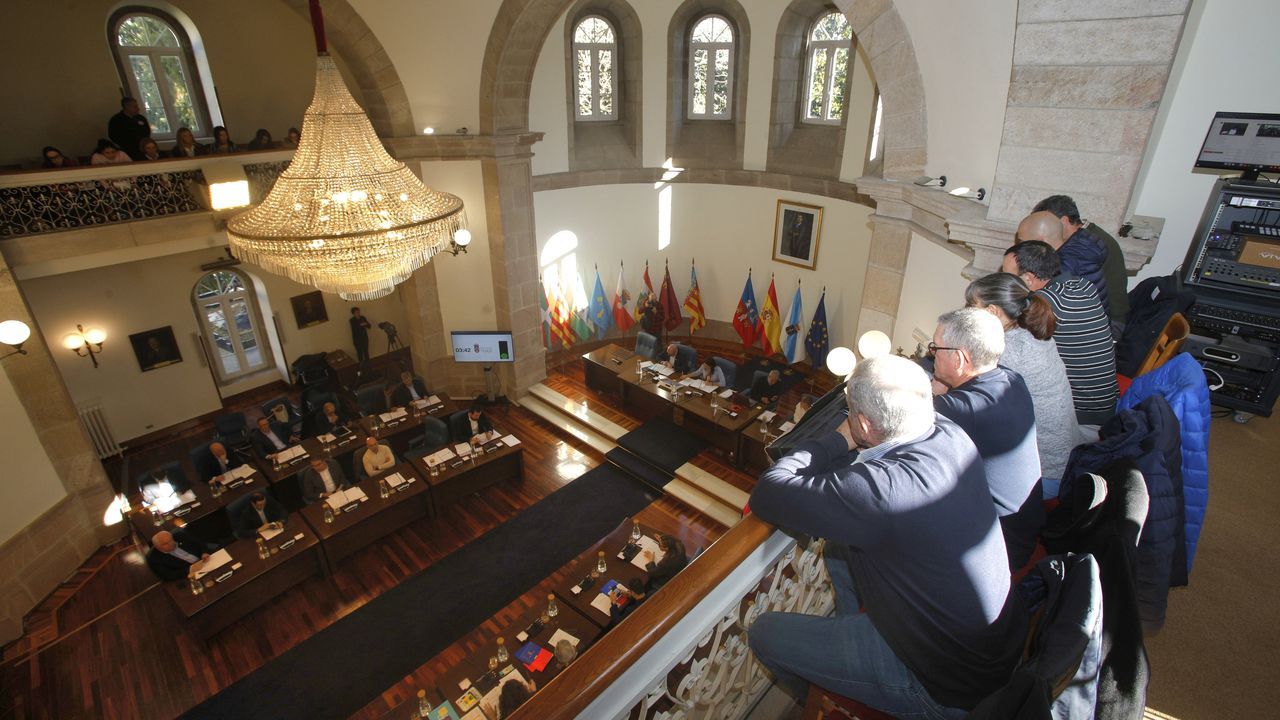 El colegio de secretarios de Lugo critica el uso político al trascender que el hijo del alcalde se incorporó a la plantilla de la Diputación