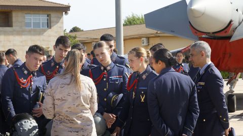 La princesa Leonor de Borb�n, durante su visita a la Base A�rea de Los Llanos en Albacete