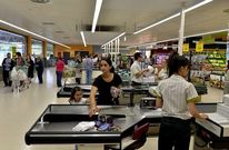 En el pol�gono de Cee solo est� construida la nave del supermercado Mercadona. 