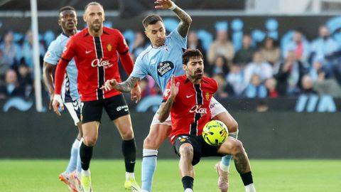 Mat�as Vecino, durante el Celta-Mallorca de este domingo en Bala�dos.