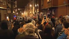 Vecinos del barrio de Repelega, en Portugalete, manifest�ndose contra los okupas y consiguiendo el segundo desalojo en dos d�as de una vivienda allanada esta semana