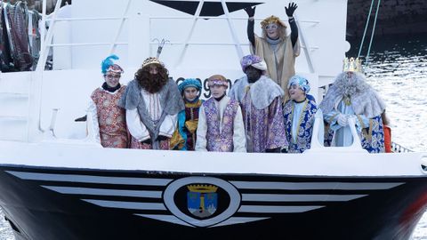 Los Reyes Magos llegaron a Camari�as por mar