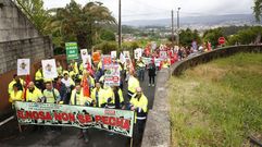 Escrache de trabajadores de Elnosa cerca de la casa del alcalde de Pontevedra