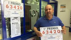 Premio de la loter�a en Ribeira