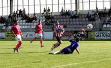 Calo anot� los dos primeros goles del triunfo del C�ltiga -en la imagen, el segundo-. 