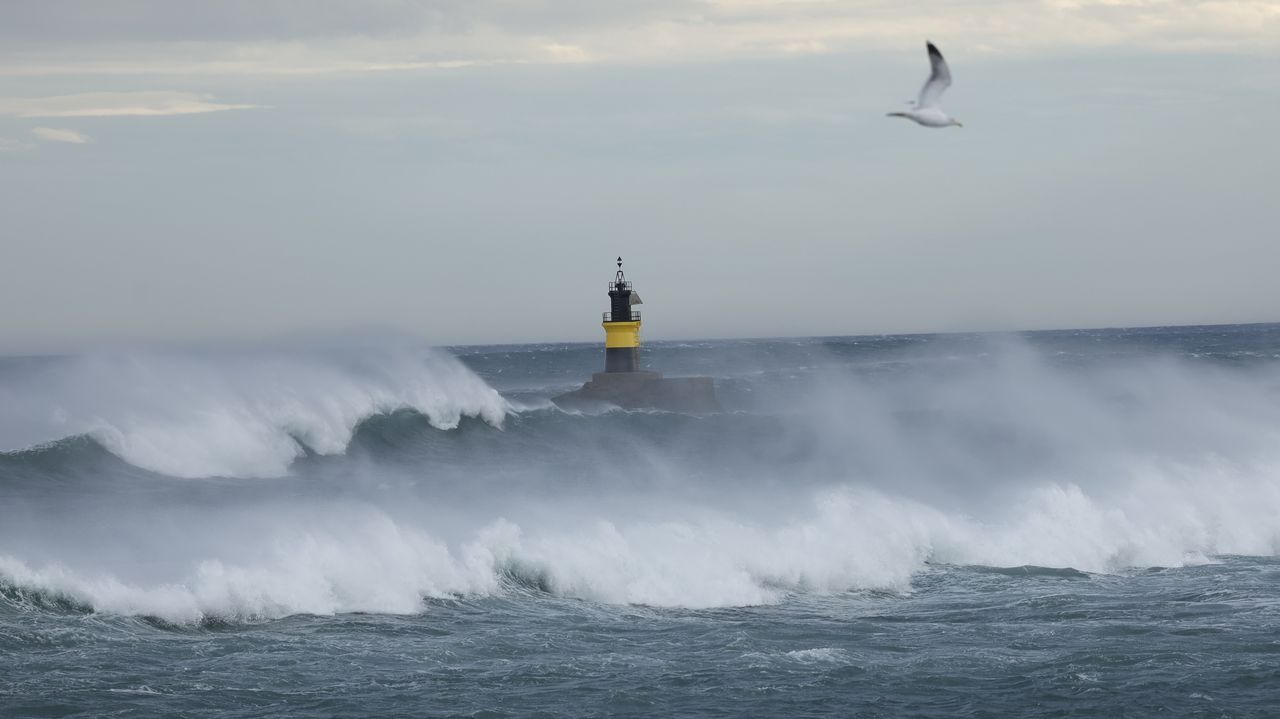 Hay 15 provincias en alerta por lluvia, nieve, olas y viento