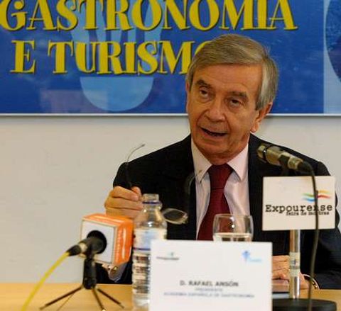 Ans�n, durante una intervenci�n en Xantar hace unos a�os.