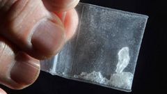 Detalle de una dosis de droga MDMA.