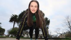 Paula Conde, fotografiada en Ribadeo con el ch�ndal del Lucus Caixa Rural.