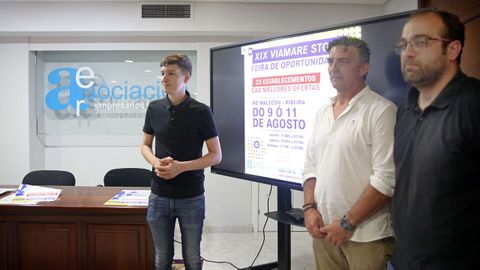 Lus Prez Barral, Francisco Martnez, Francisco Surez-Puerta durante la presentacin de una campaa comercial