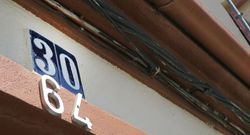 Otra casa con doble numeraci�n en la calle Corredoira. 