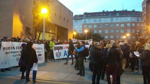 Concentracin previa a la manifestacin en Ftima