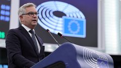 El comisario europeo de Interior, Magnus Brunner, este martes en Estrasburgo.