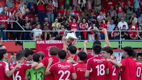 El Negreira se proclam� campe�n de la Copa do Sar tras derrotar en la final al Arz�a (4-2).