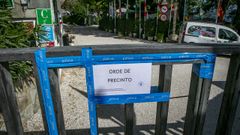 Agentes de la Polic�a Auton�mica precint� ayer la entrada al c�mping pobrense