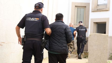 Los primeros detenidos en la operaci�n est�n en la c�rcel desde que pasaron a disposici�n judicial en Muros el 16 de septiembre.