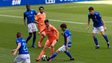 Mossa Jimmy Tejera Ibra Borja Sanchez Arribas.Tejera y Jimmy pugnan por un baln durante el entrenamiento en el Tartiere