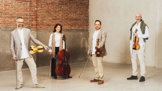 Cibr�n Sierra (viol�n), Helena Poggio (violonchelo), Josep Puchades (viola) e Aitor Hevia (viol�n) conforman o Cuarteto Quiroga, que rende homenaxe ao violinista pontevedr�s Manuel Quiroga (1892-1961) desde a s�a fundaci�n no 2003.