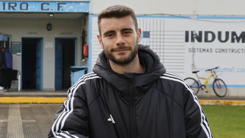 Arturo Calvo es capit�n del Viveiro CF y tambi�n entrenador de la SD Viveiro