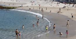 La playa del Matadero estaba de lo m�s concurrida por la tarde.