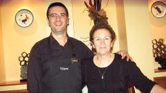 Mar�a Gonz�lez con su hijo Manuel en una fotograf�a del 2009 realizada en Casa Manolo