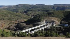Un viaducto en el tramo Porto-Prado (Ourense)