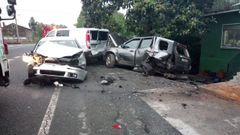 Accidente con tres veh�culos implicados en Mi�o