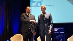 El presidente del Principado de Asturias, Adri�n Barb�n y el presidente de la Xunta de Galicia, Alfonso Rueda