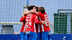 La pia ourensanista celebra el gol de Santi De Prado en el Requexn