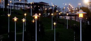 El Concello decidi� apagar farolas alternas hace meses como medida provisional para ahorrar en la factura de la luz.