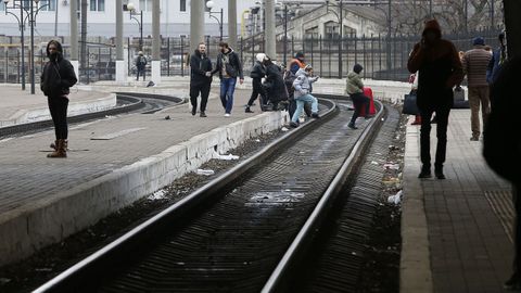 Miles de refugiados huyen de Ucrania a Polonia