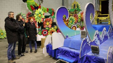 Ferreiro, primera por la derecha, destac� la apuesta por el medio ambiente como eje central de la cabalgata de este a�o. 