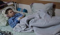 El peque�o Federenko, de 8 a�os, perdi� un brazo en un bombardeo cerca de su casa, que acab� con la vida de su padre